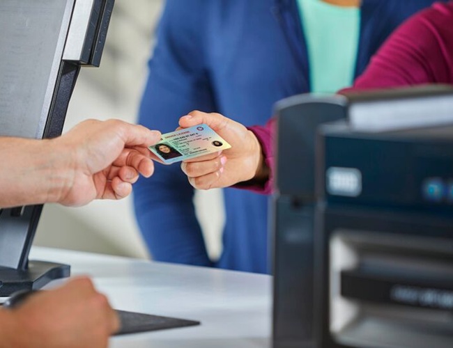 A validade dos crachás físicos nas organizações