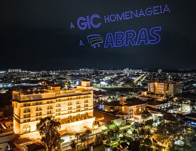 Show de 600 drones da GIC Brasil homenageia todo o ecossistema do Varejo e a Abras