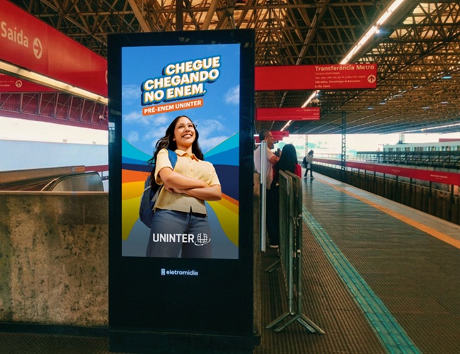 Eletromidia e Uninter usam DOOH como motor de performance digital e registram alta de 2.000% em acessos